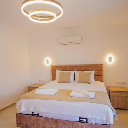 Fethiye'de 5 Yatak Odali Lueks Villa