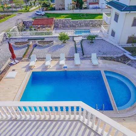 Fethiye'de 5 Yatak Odali Lueks Villa Fethiye